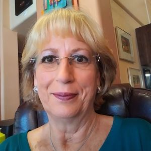 Meet your Posher, Denise